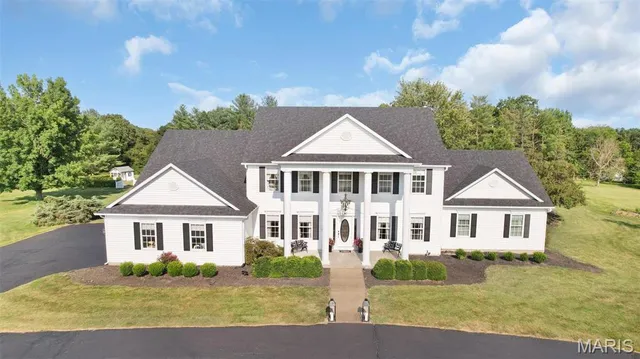 $1,150,000 | 848 Golden Meadows Drive, Defiance, MO 63341