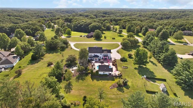$1,150,000 | 848 Golden Meadows Drive, Defiance, MO 63341