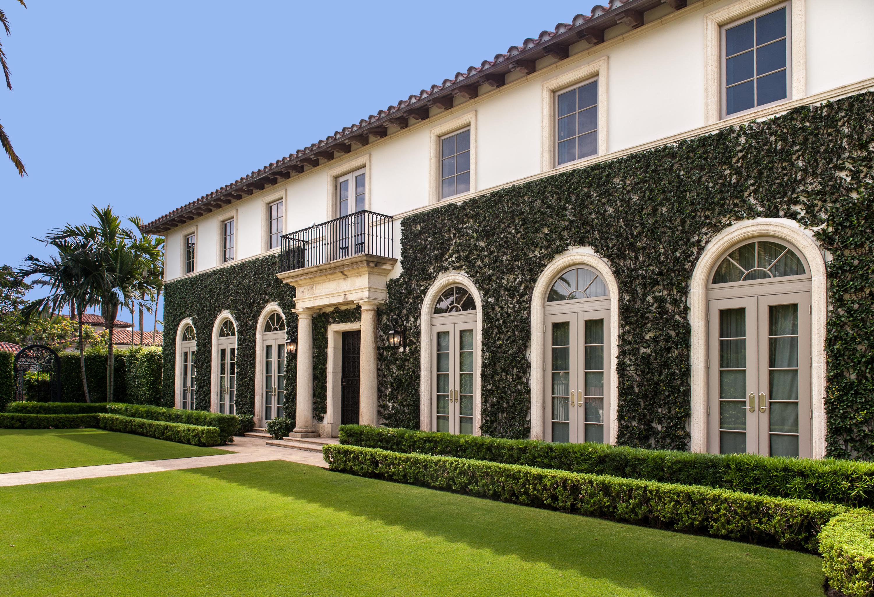 160 Woodbridge Road Palm Beach, FL 33480 - Photo 5 of 23 Front Exterior