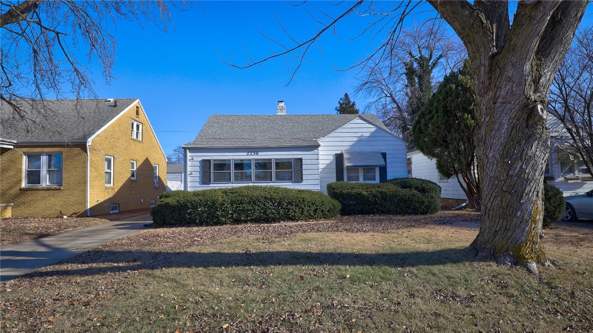 2238 North Water Street Decatur, IL 62526 - Photo 1 of 34