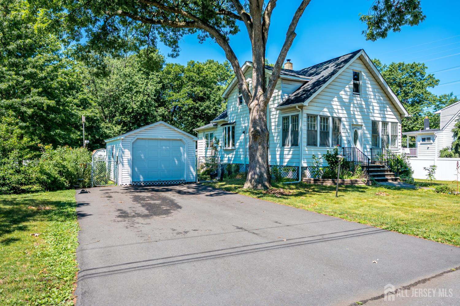 10 Jeff Street Edison, NJ 08837 - Photo 2 of 32