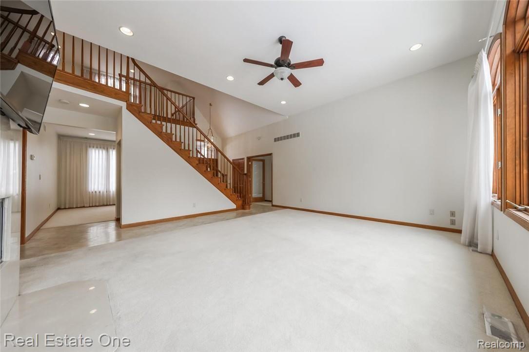 322 North Tipsico Lake Road Highland, MI 48357 - Photo 14 of 49 14-Tipsico.jpg