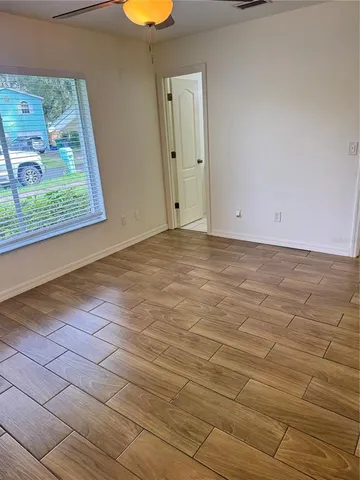 a view of empty room with window