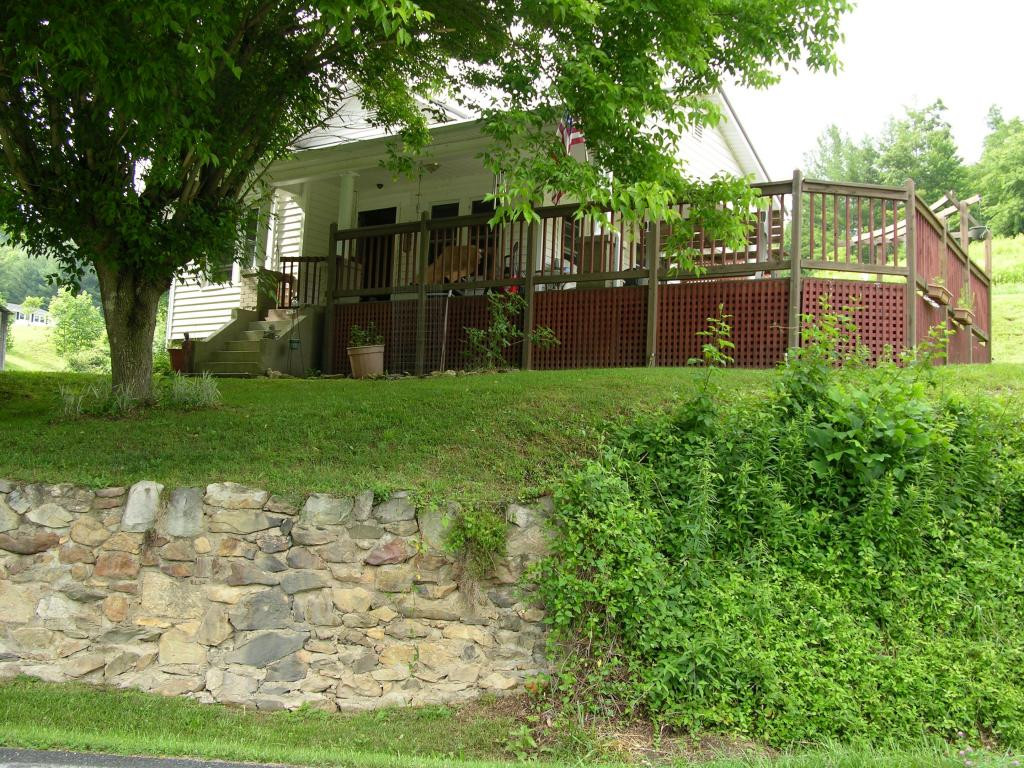 408 Piney Grove Road Hampton, TN 37658 - Photo 2 of 19 Photo 2