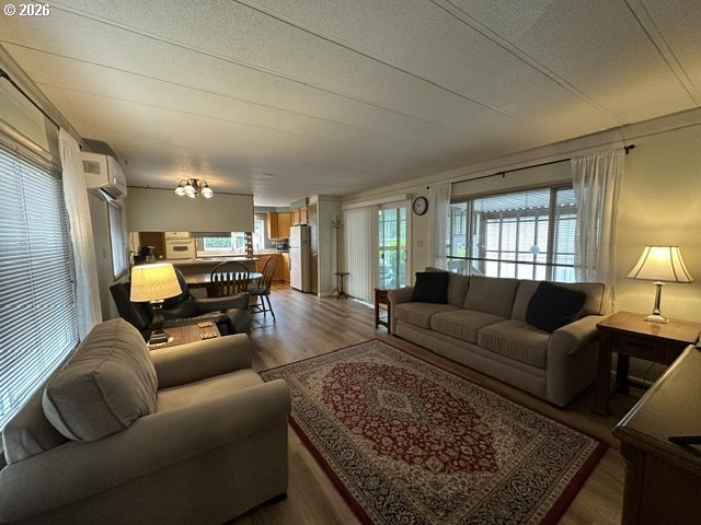 3760 Highway 101, Unit 18 Florence, OR 97439 - Photo 2 of 29 Living Room