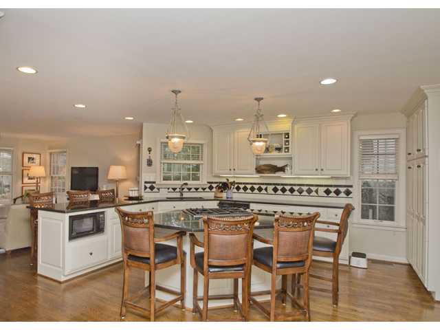 2230 Abington Road Columbus, OH 43221 - Photo 13 of 25