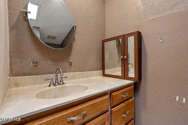 $299,900 | 3369 Freeport Drive, El Paso, TX 79935