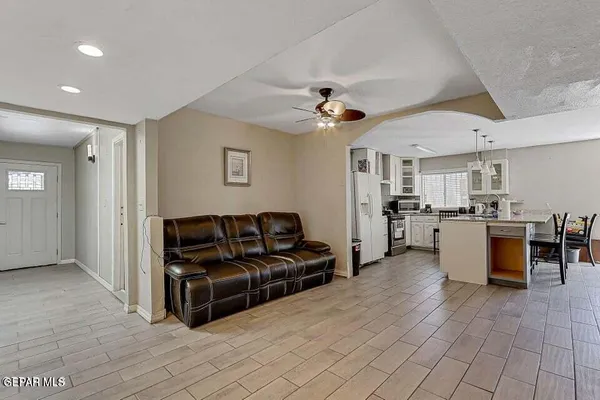 $299,900 | 3369 Freeport Drive, El Paso, TX 79935