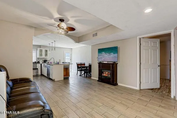 $299,900 | 3369 Freeport Drive, El Paso, TX 79935