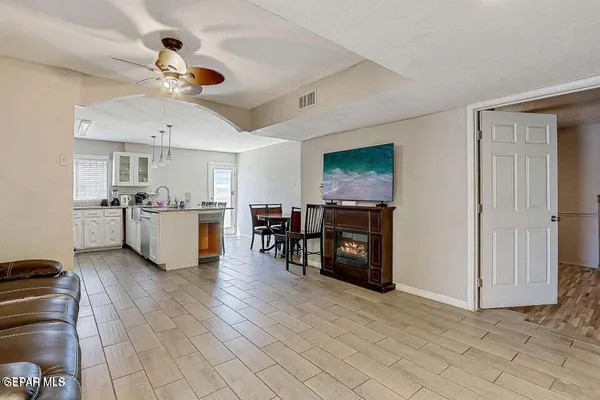 $299,900 | 3369 Freeport Drive, El Paso, TX 79935
