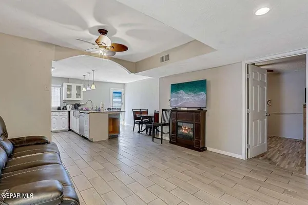 $299,900 | 3369 Freeport Drive, El Paso, TX 79935