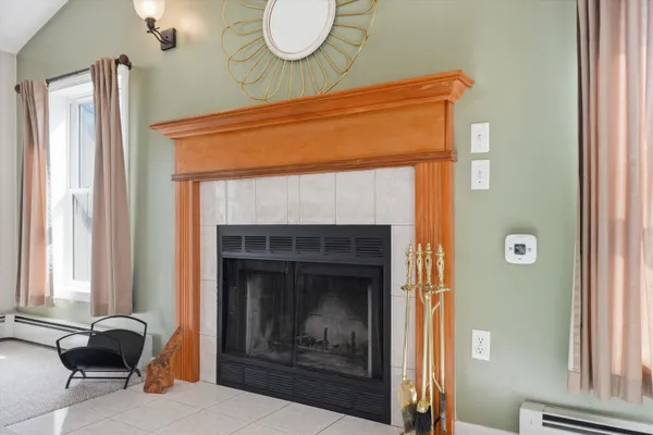 $634,900 | 87 Overledge Dr Extension, Derry, NH 03038