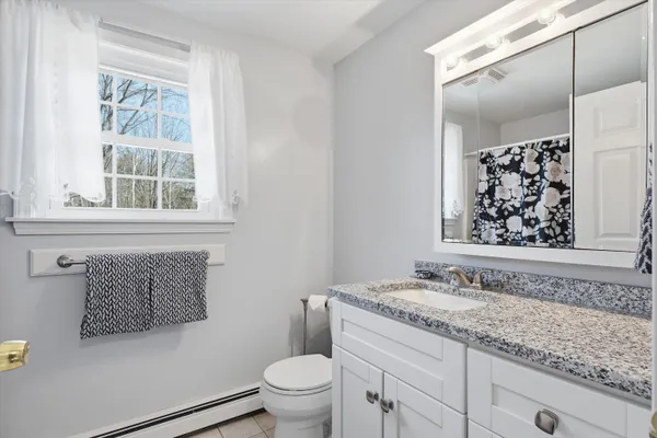 $634,900 | 87 Overledge Dr Extension, Derry, NH 03038