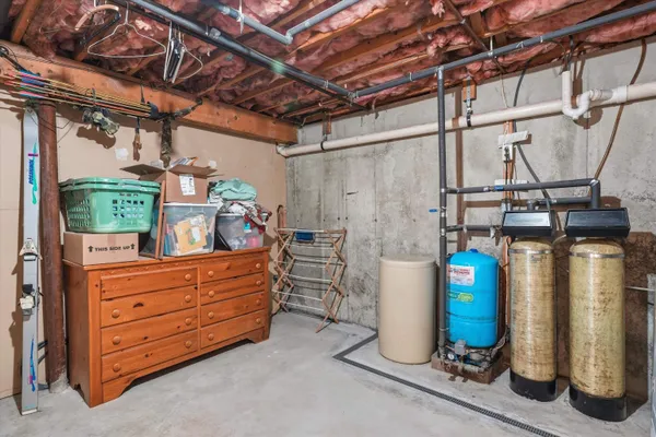 $634,900 | 87 Overledge Dr Extension, Derry, NH 03038