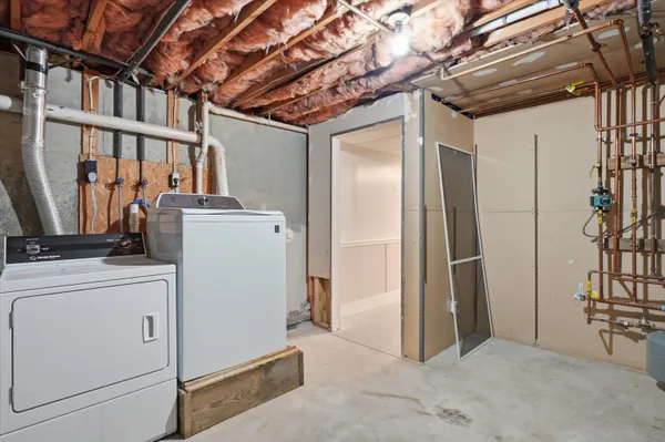 $634,900 | 87 Overledge Dr Extension, Derry, NH 03038