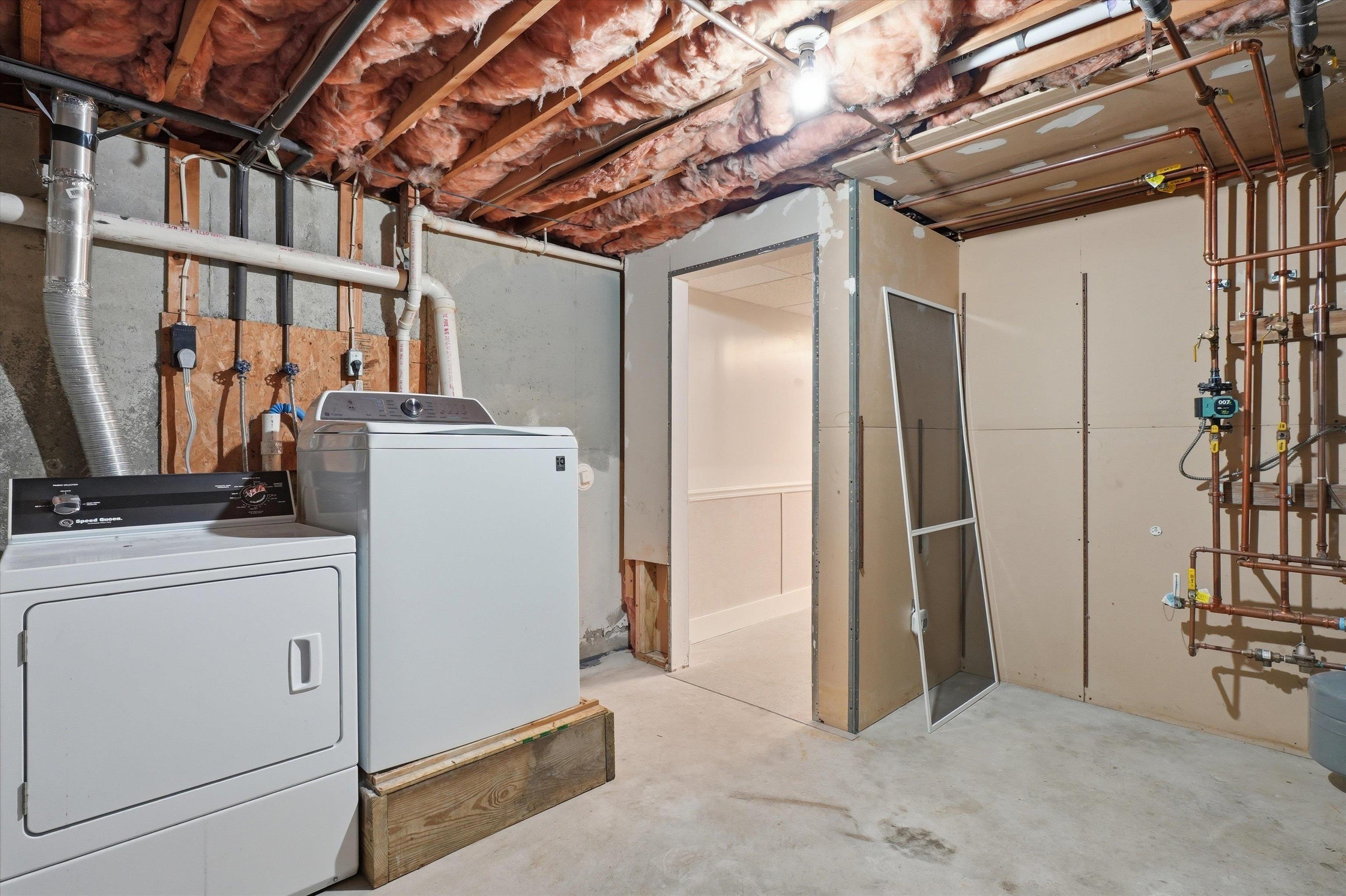 87 Overledge Dr Extension Derry, NH 03038 - Photo 27 of 48