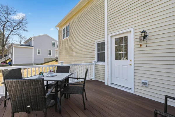 $634,900 | 87 Overledge Dr Extension, Derry, NH 03038