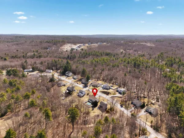 $634,900 | 87 Overledge Dr Extension, Derry, NH 03038