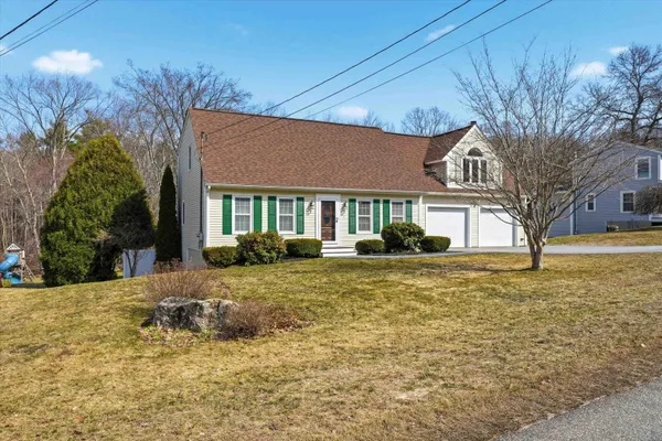 $634,900 | 87 Overledge Dr Extension, Derry, NH 03038