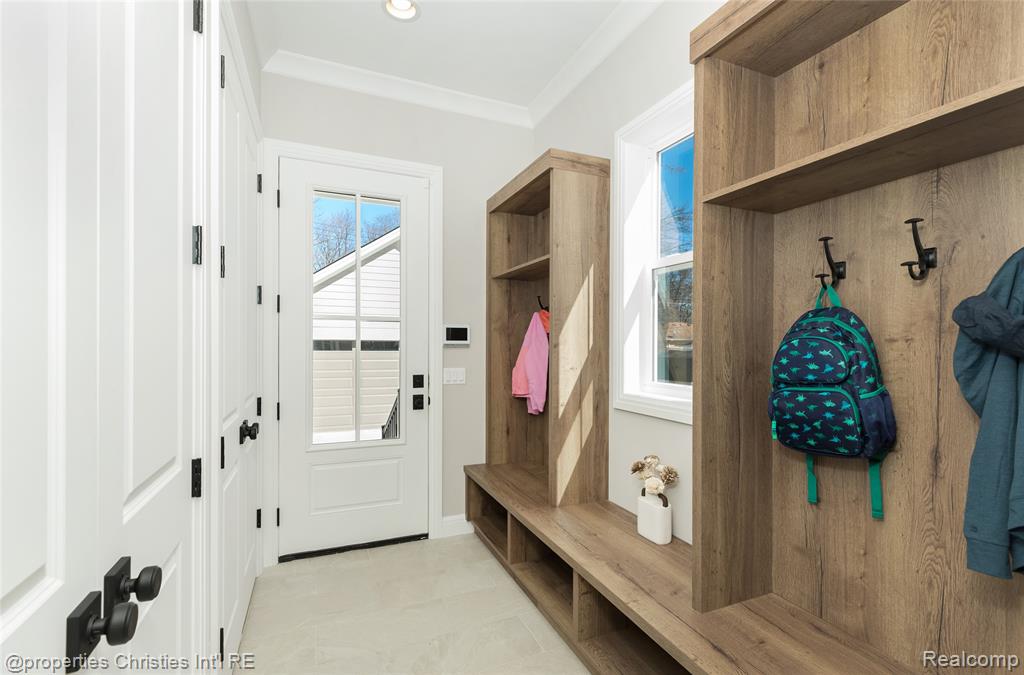 2093 Pembroke Road Birmingham, MI 48009 - Photo 12 of 57