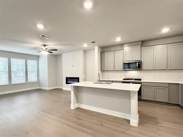 $2,850 | 7830 Bayside Drive, Rowlett, TX 75088