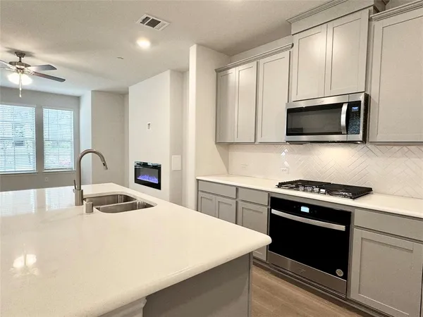 $2,850 | 7830 Bayside Drive, Rowlett, TX 75088