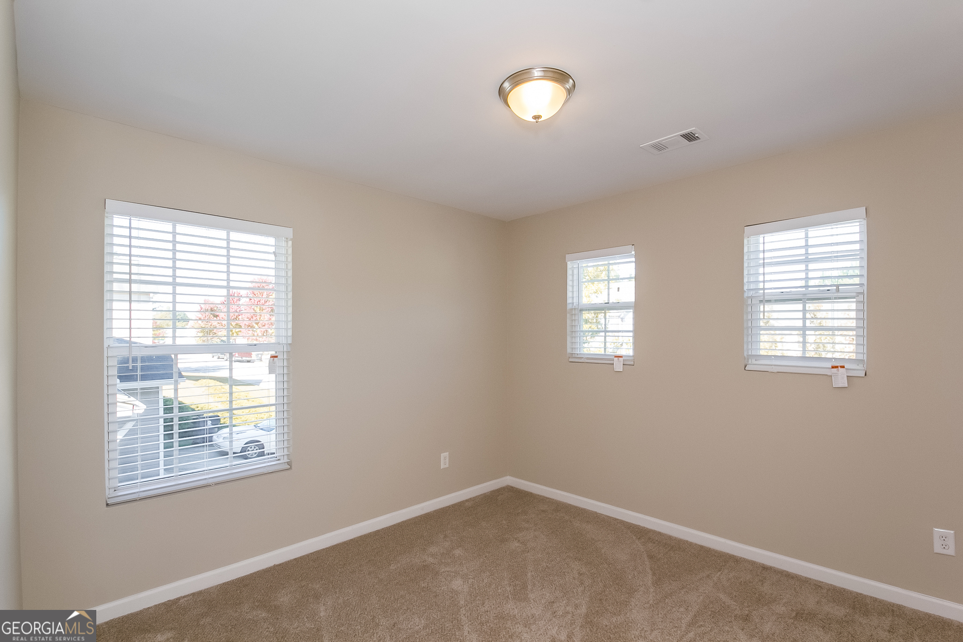 5677 Sable Way Atlanta, GA 30349 - Photo 12 of 15