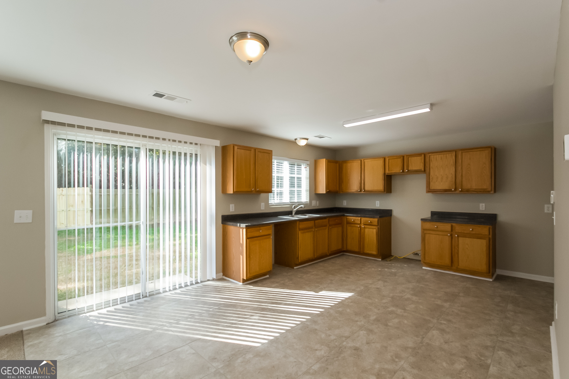 5677 Sable Way Atlanta, GA 30349 - Photo 6 of 15