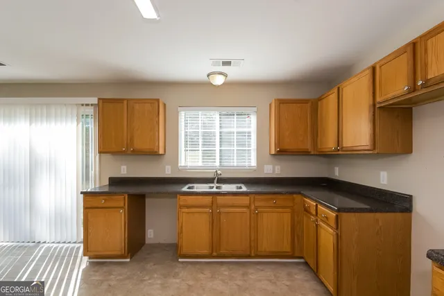 $1,930 | 5677 Sable Way, Atlanta, GA 30349