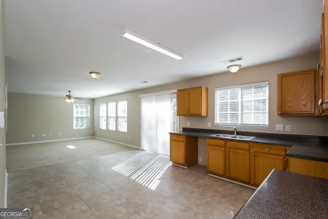 $1,930 | 5677 Sable Way, Atlanta, GA 30349