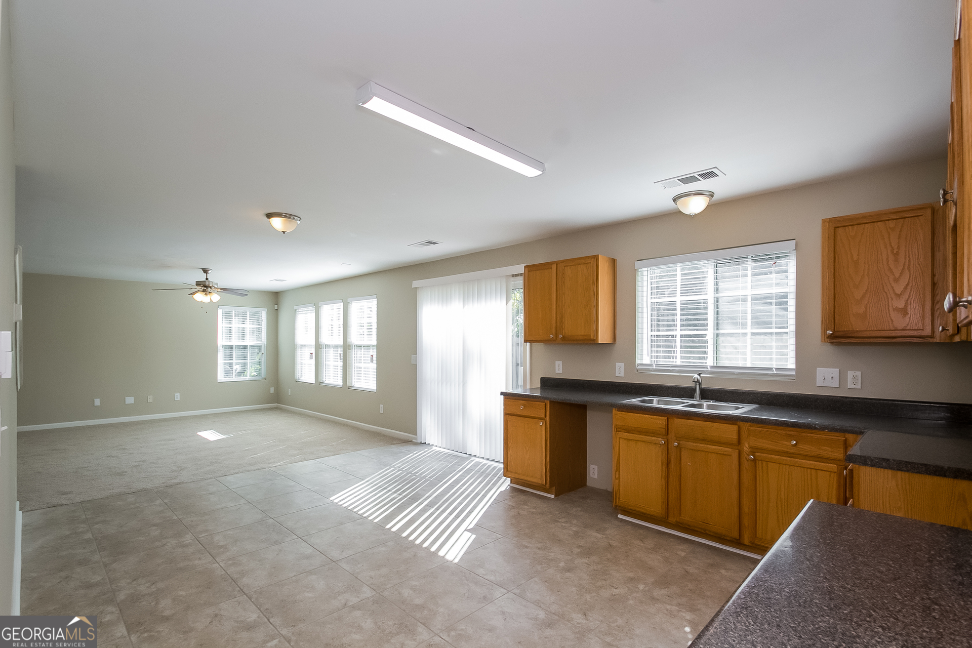 5677 Sable Way Atlanta, GA 30349 - Photo 9 of 15