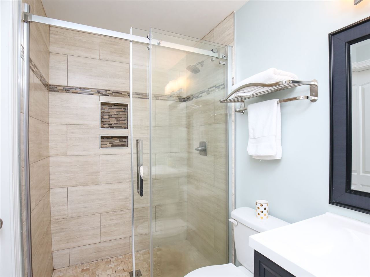 4012 Cardigan Place Raleigh, NC 27609 - Photo 15 of 30 First Floor Bedroom Full Bath!
