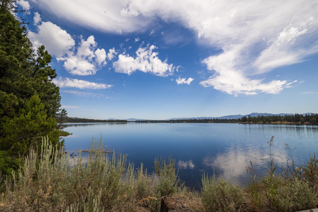 151 Pinnacle Court, Unit 47 Cascade, ID 83611 - Photo 22 of 24 Lake