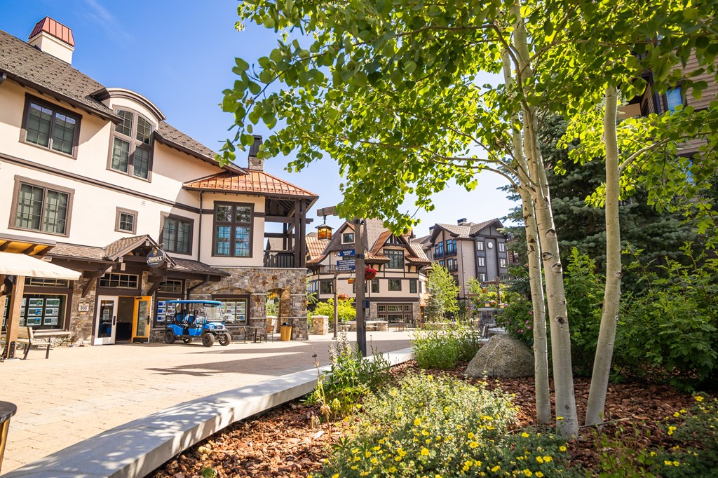 151 Pinnacle Court, Unit 47 Cascade, ID 83611 - Photo 10 of 24 The Village