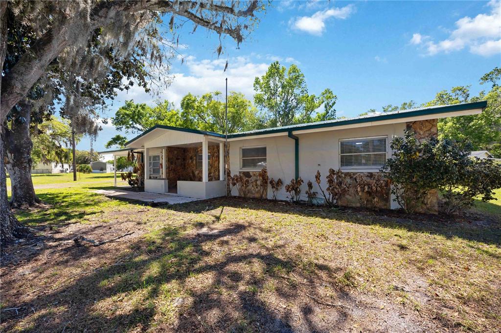 1432 Banana Road Lakeland, FL 33810 - Photo 2 of 39