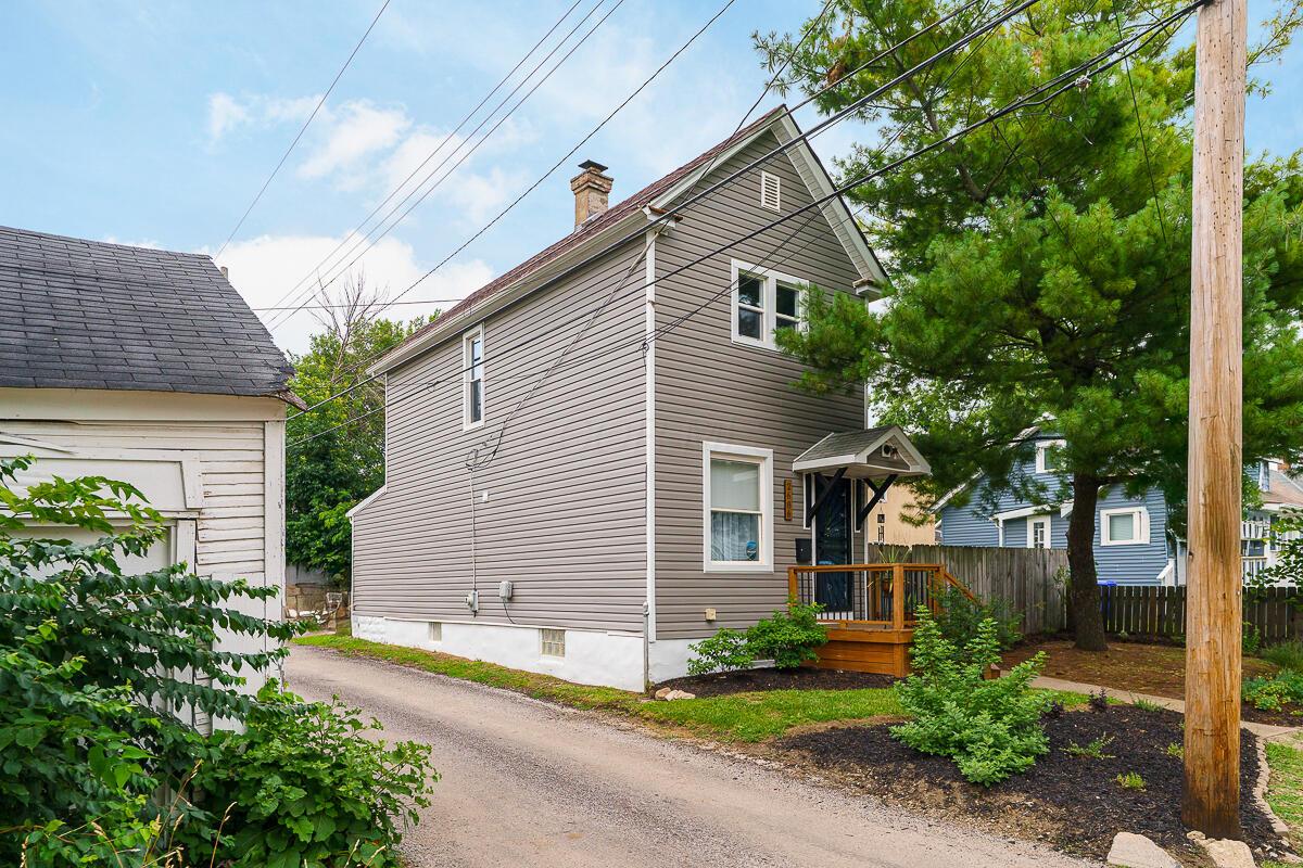 2686 Wicklow Road Columbus, OH 43204 - Photo 3 of 34 2686_Wicklow_Rd-4