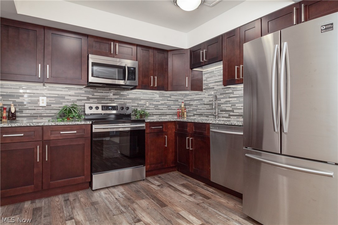 22962 Maple Ridge Road, Unit 104 North Olmsted, OH 44070 - Photo 17 of 27 Gallery Image 17