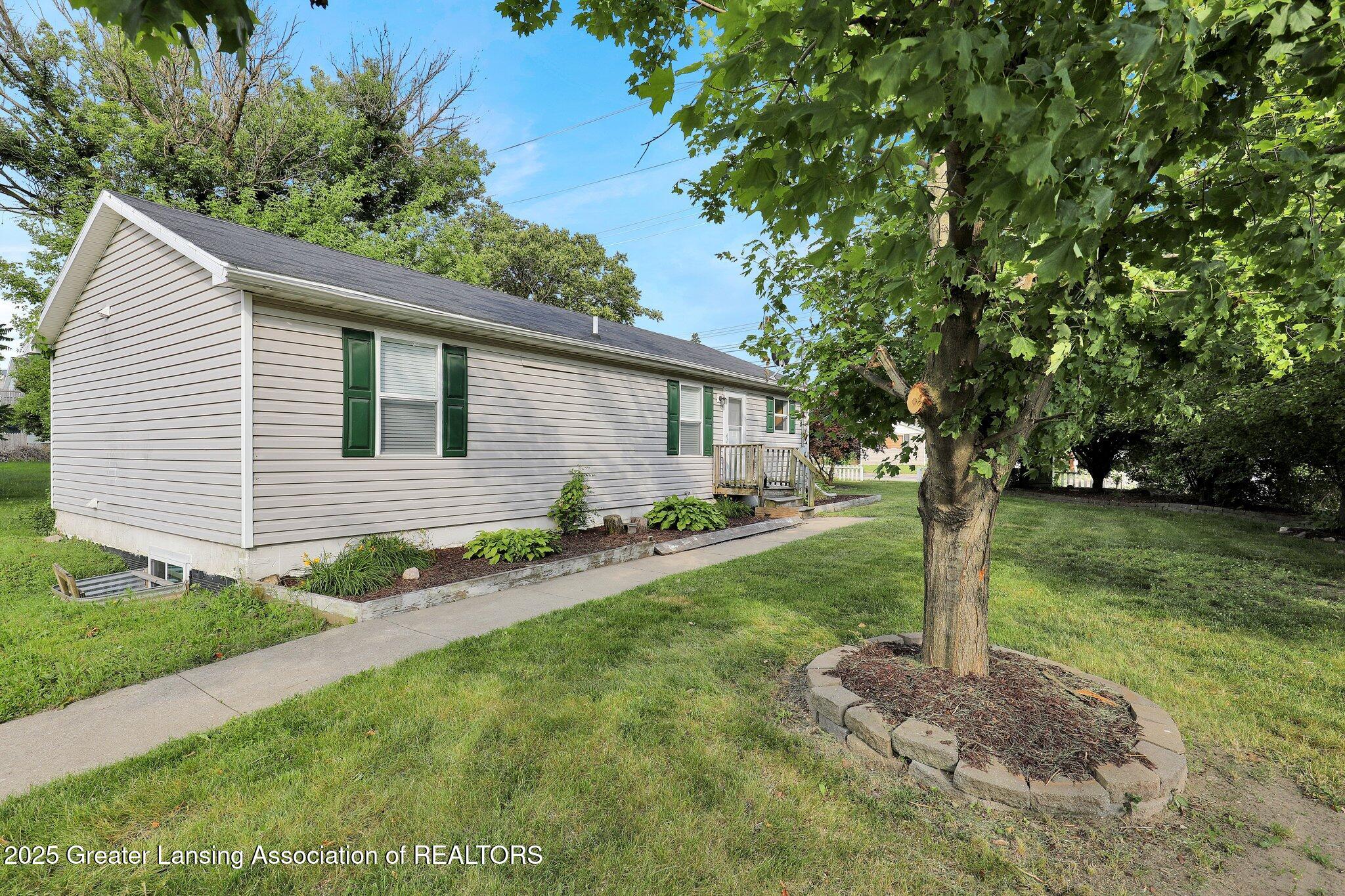 1015 Lake Lansing Road Lansing, MI 48906 - Photo 5 of 27 2-web-or-mls-Open Ended Media-1