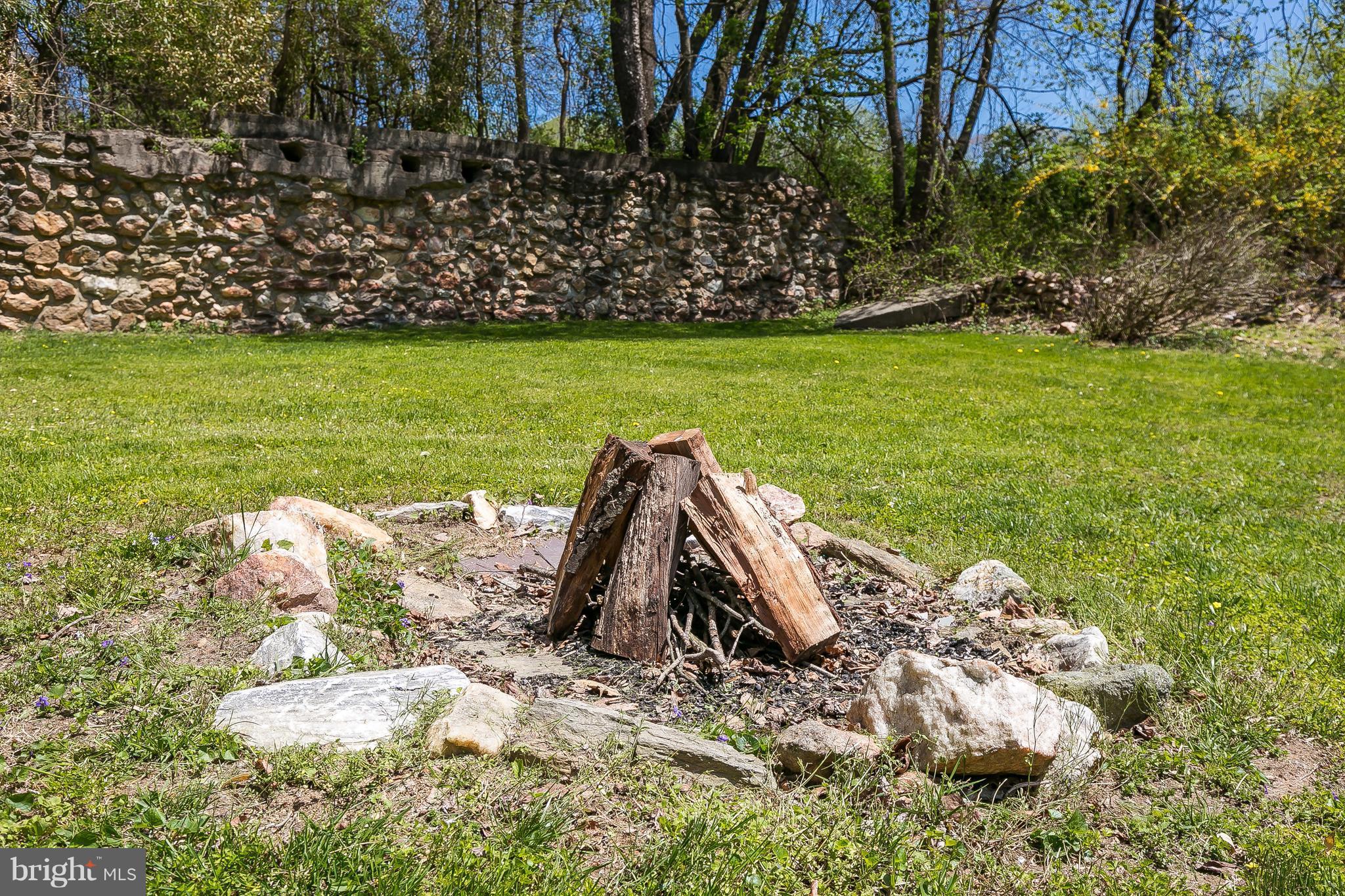 1801 Blue Mt Road Monkton, MD 21111 - Photo 28 of 30 a view of a garden with an outdoor space