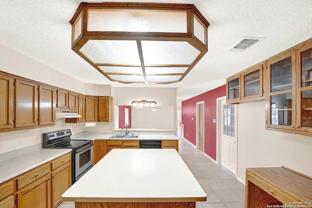 $1,800 | 412 North Pecan Street, Falls City, TX 78113