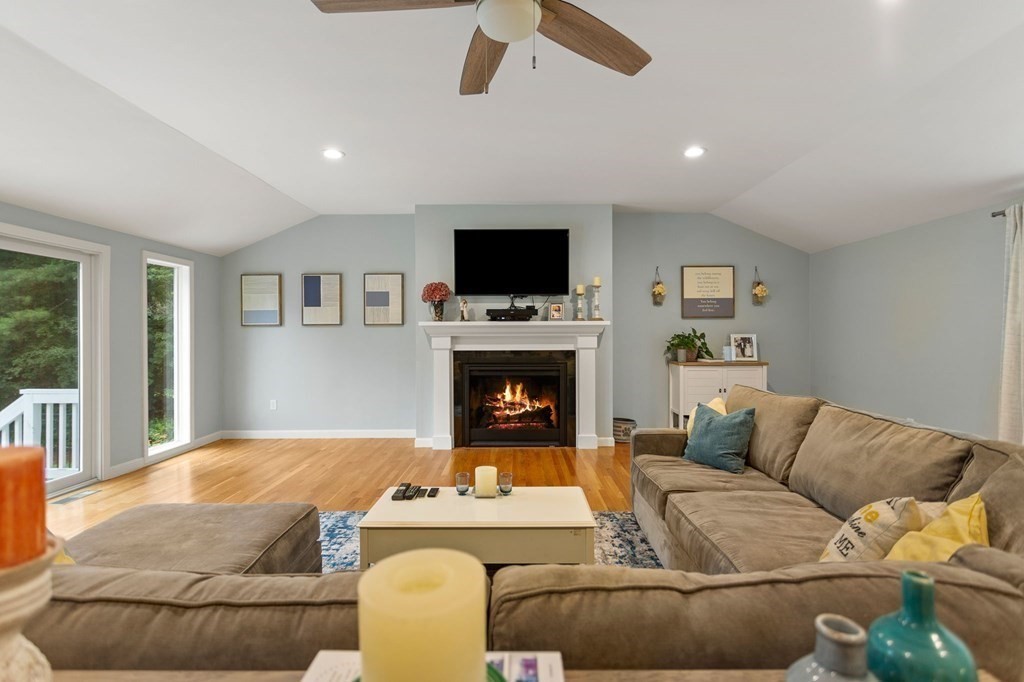 32 Lovejoy Road Andover, MA 01810 - Photo 16 of 38 Gallery Image 16