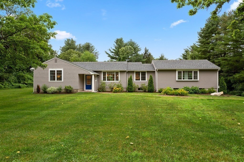 32 Lovejoy Road Andover, MA 01810 - Photo 3 of 38 Gallery Image 3