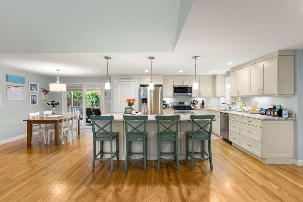 32 Lovejoy Road Andover, MA 01810 - Photo 7 of 38 Gallery Image 7