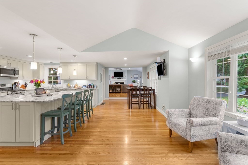 32 Lovejoy Road Andover, MA 01810 - Photo 8 of 38 Gallery Image 8