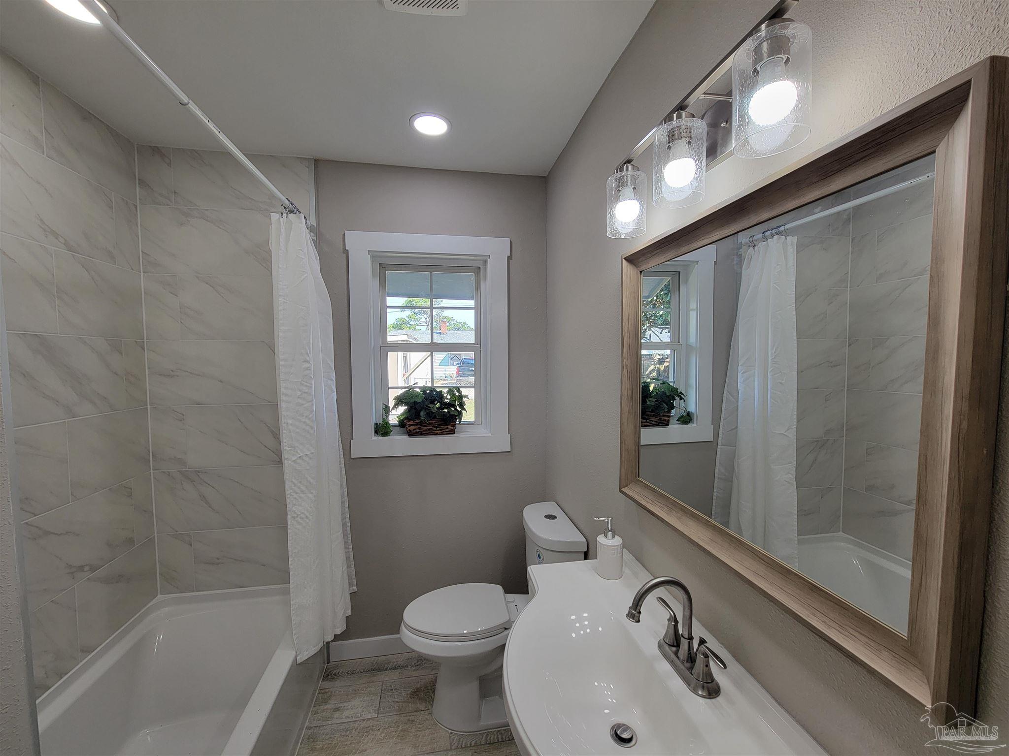 206 Bryant Road Pensacola, FL 32507 - Photo 13 of 23
