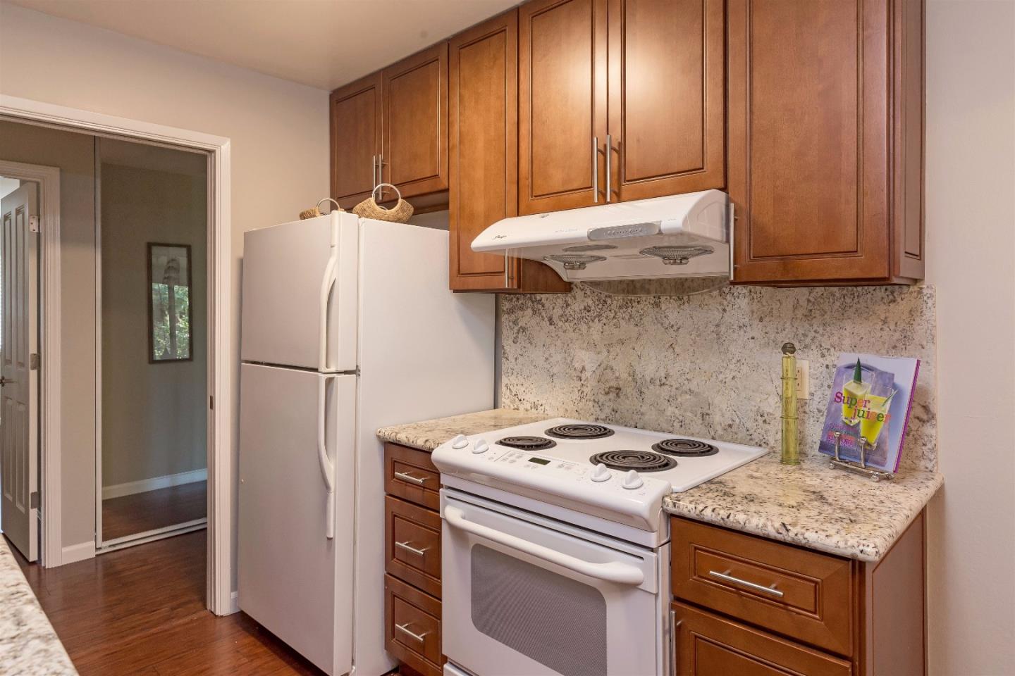 99 East Middlefield Road, Unit 6 Mountain View, CA 94043 - Photo 8 of 23 Gallery Image 8