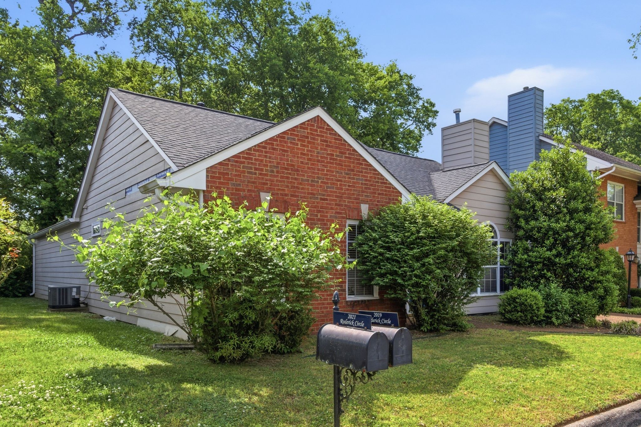 2019 Roderick Circle Franklin, TN 37064 - Photo 2 of 31