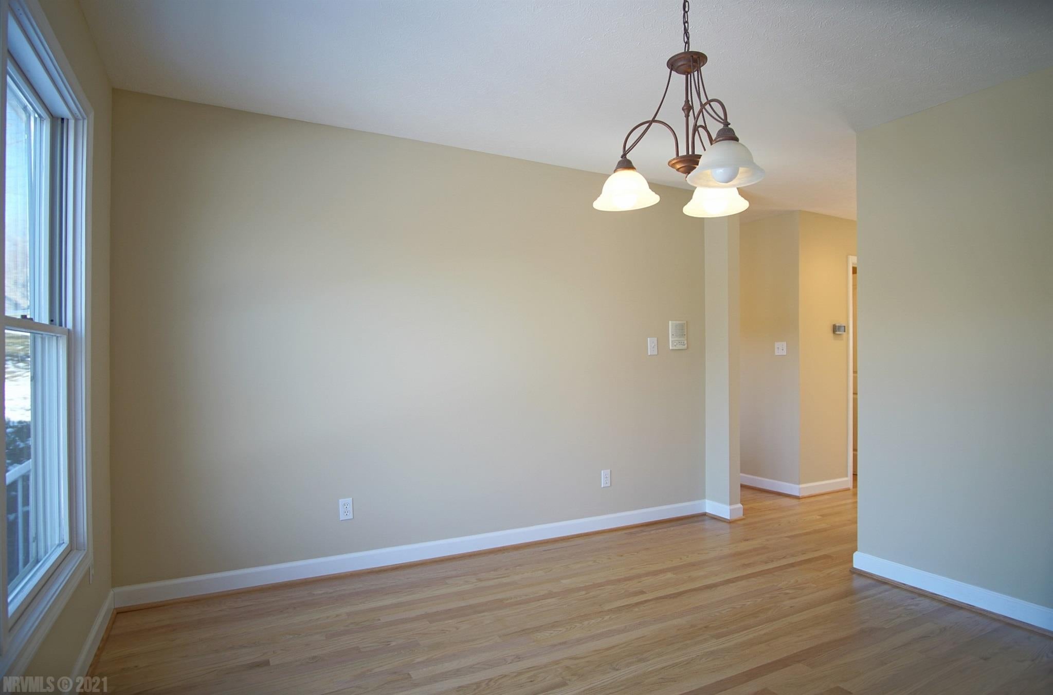 927 Redbud Road Blacksburg, VA 24060 - Photo 17 of 51 Gallery Image 17
