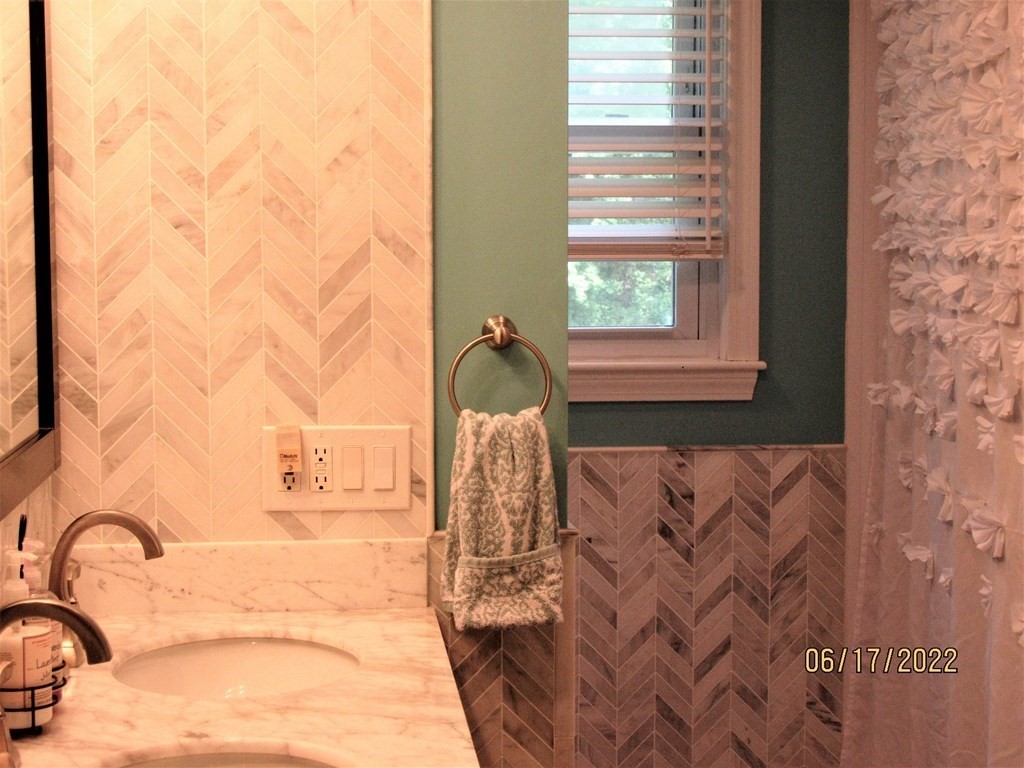 3 Brookside Road Mansfield, MA 02048 - Photo 17 of 34 Gallery Image 17