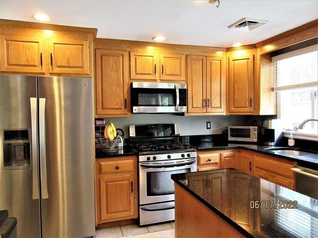 3 Brookside Road Mansfield, MA 02048 - Photo 3 of 34 Gallery Image 3